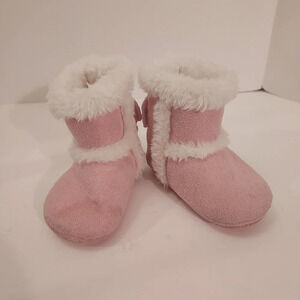Hot Cakes Baby Girl Pink Fur Booties in Size 3